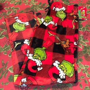 NWT The Grinch Sleep Bottoms Sz S, Red/Black Plaid.